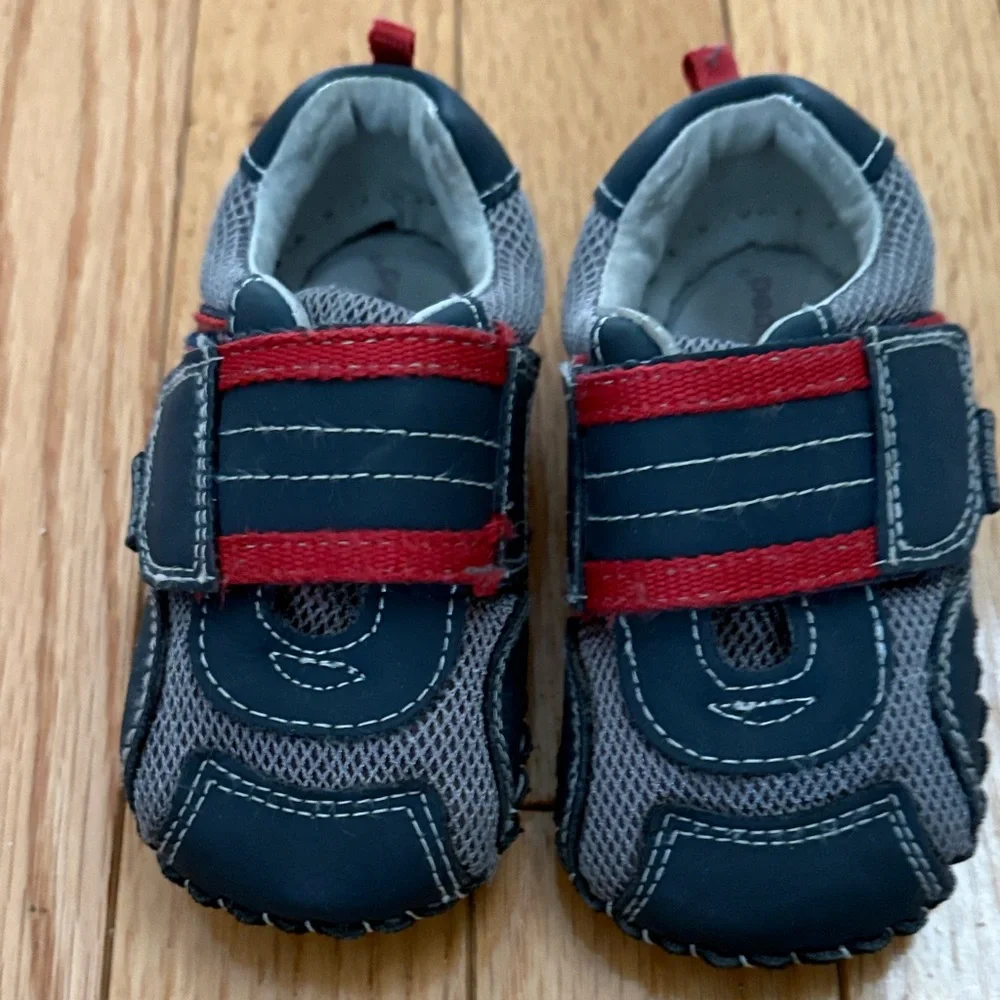 pediped Gray and Red Toddler Hook-and-Loop Sneakers